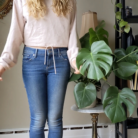 Weekender cinchable cropped hoody - Picture 5 of 8